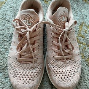 APL Women’s Techloom pro shoes